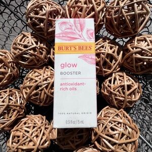Burt’s Bees Glow Booster
